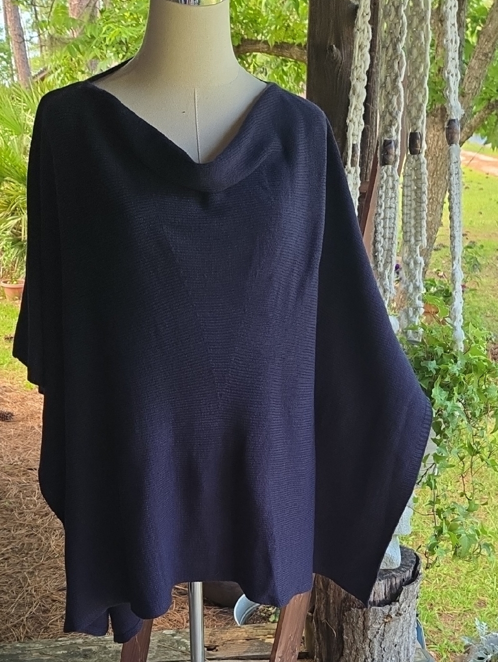 Ann Taylor Navy Blue Sweater Poncho Size Medium/Large